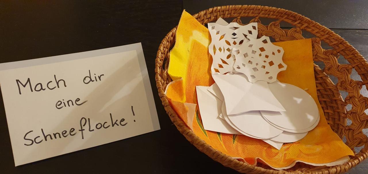 Bastelmaterial zum Schneeflocken basteln