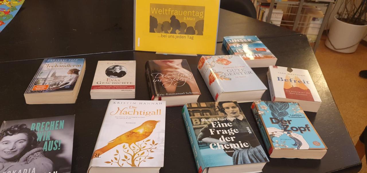 Bücherauswahl mit Büchern von starken Frauen