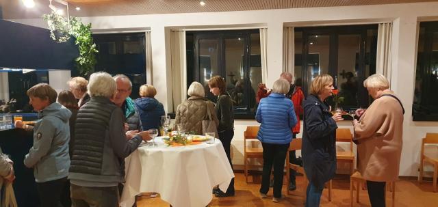 Gemütlicher Umtrunk nach der Lesung